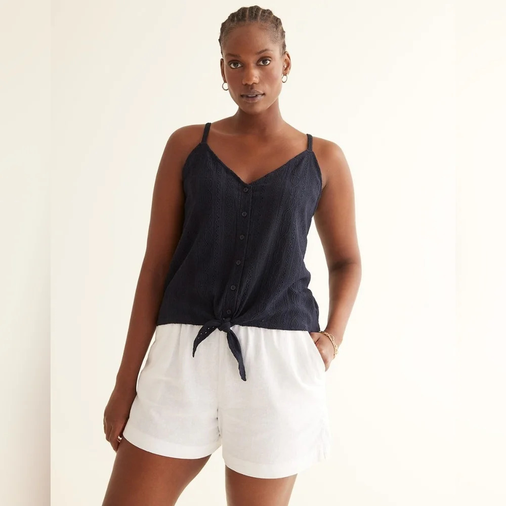 Reitmans-Sleeveless Eyelet Top with Tie  at Front - Picture 6 of 7